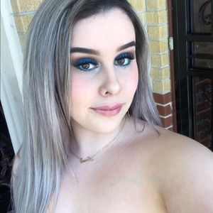 Meet your Posher, Anai